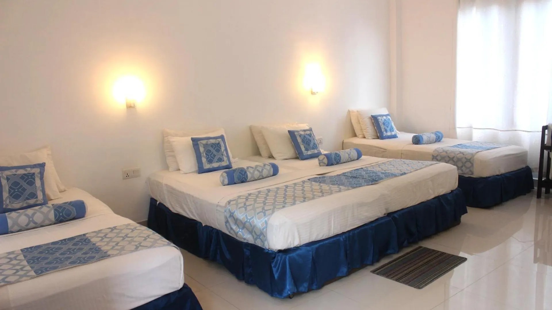 Hotel Sizzlers Hub Kandy