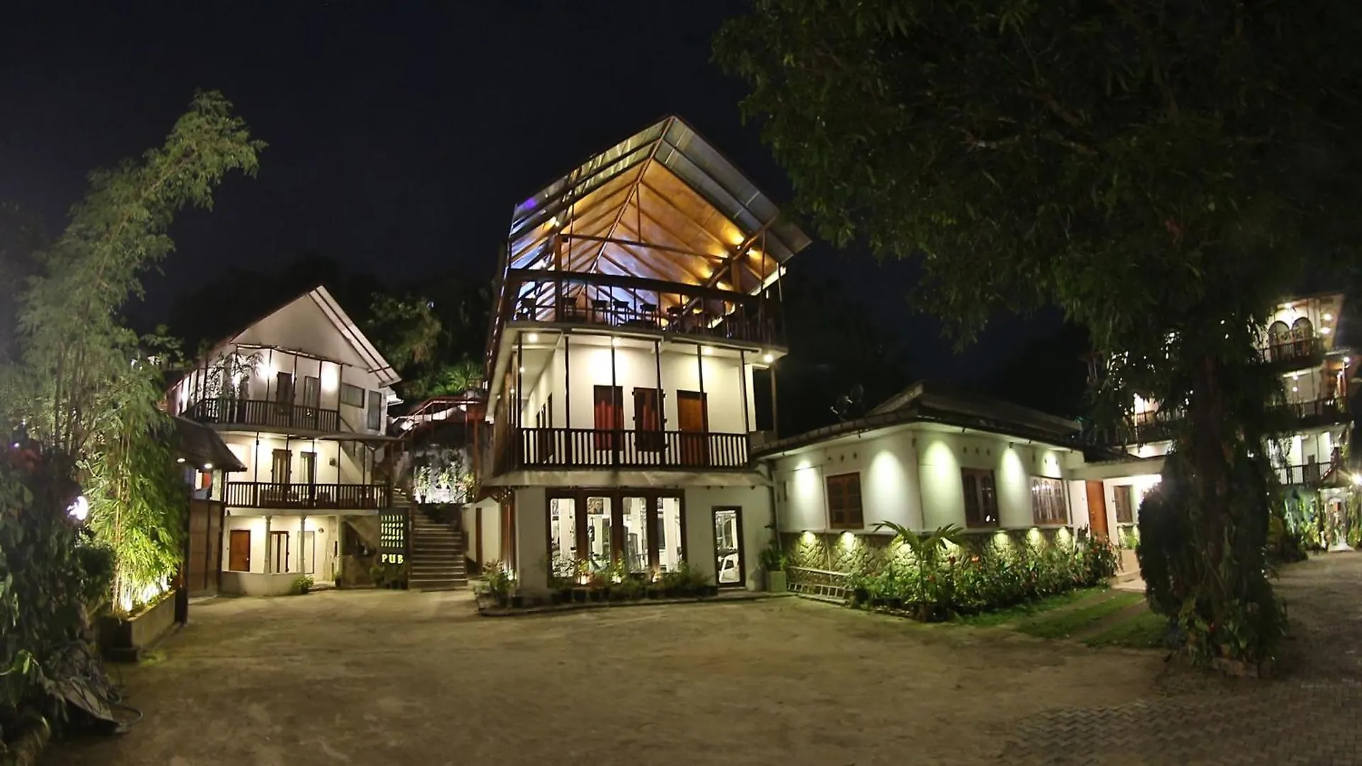 Hotel Sizzlers Hub Kandy